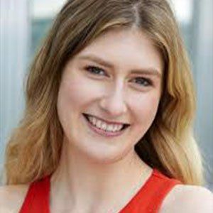 Portrait d'Ellie Bellini, autrice de romans lesbiens francophones