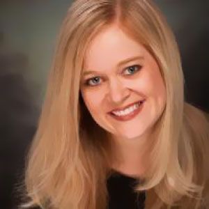 Portrait de Melissa Brayden, autrice américaine de romance lesbienne feel-good